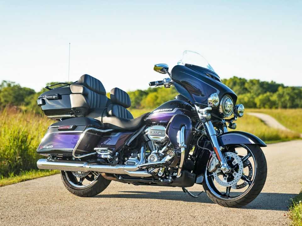 Harley-DavidsonCVO Limited 2021 - 3/4 frente