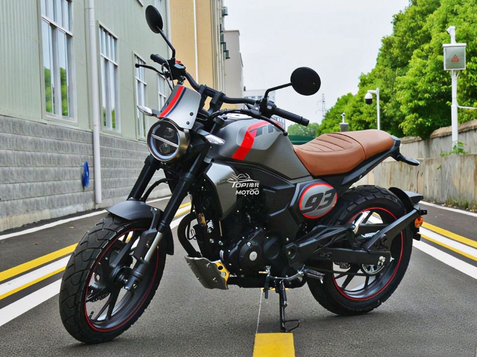 A CB190TR: uma bela moto com motor j produzido no Brasil