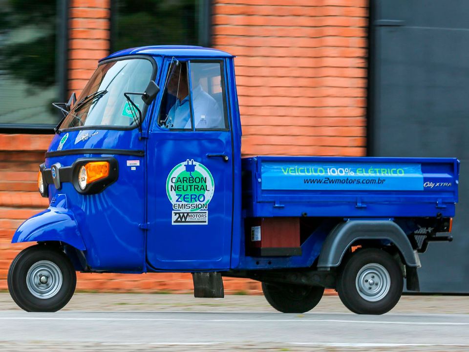 Omitido popular Destello Triciclos da Piaggio passam a ser comercializados no Brasil - MOTOO