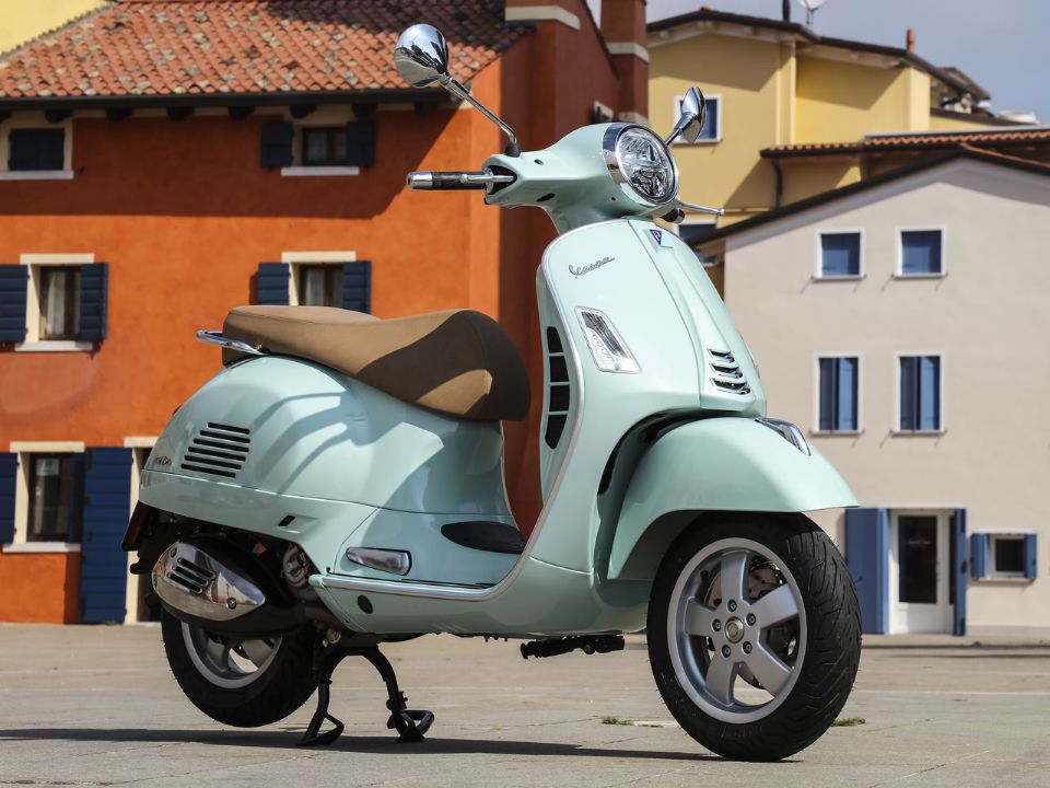 Vespa GTS 2022