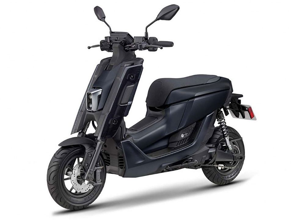 YamahaEMF 2022 - 3/4 frente