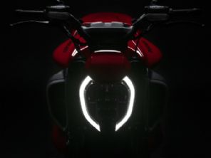 Diavel V4