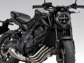 Honda CB 650R 2023 ganha nova cor 'all black'