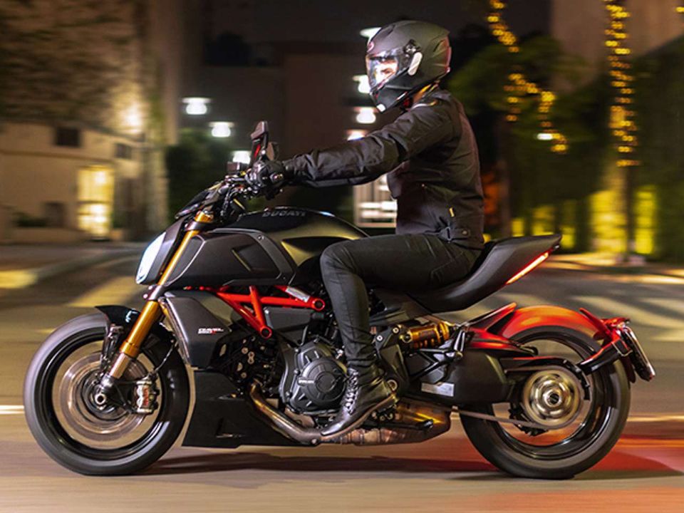 Ducati outlet diavel cv