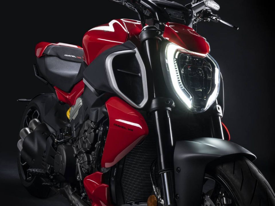 Ducati Diavel V4 2023