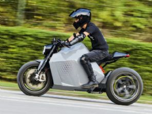 Chinesa de nome italiano marcar presena na CES 2023 com moto eltrica de alto desempenho