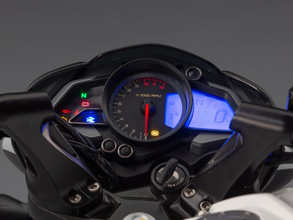 BajajDominar 200 2023 - painel