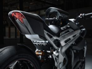 Triumph finaliza testes com sua primeira moto elétrica para briga com a Harley
