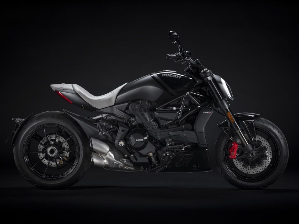 Ducati XDiavel Nera mescla cores dark