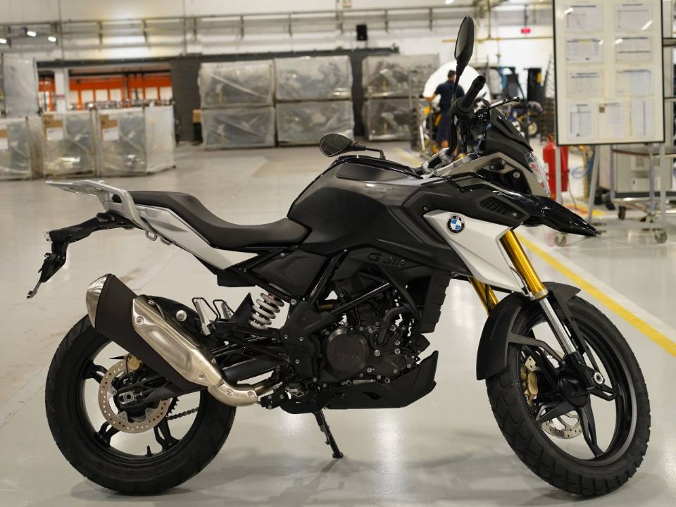 https://www.motoo.com.br/fotos/2022/3/960_720/BMW-G310gs-triple-black_17032022_48664_960_720.jpg