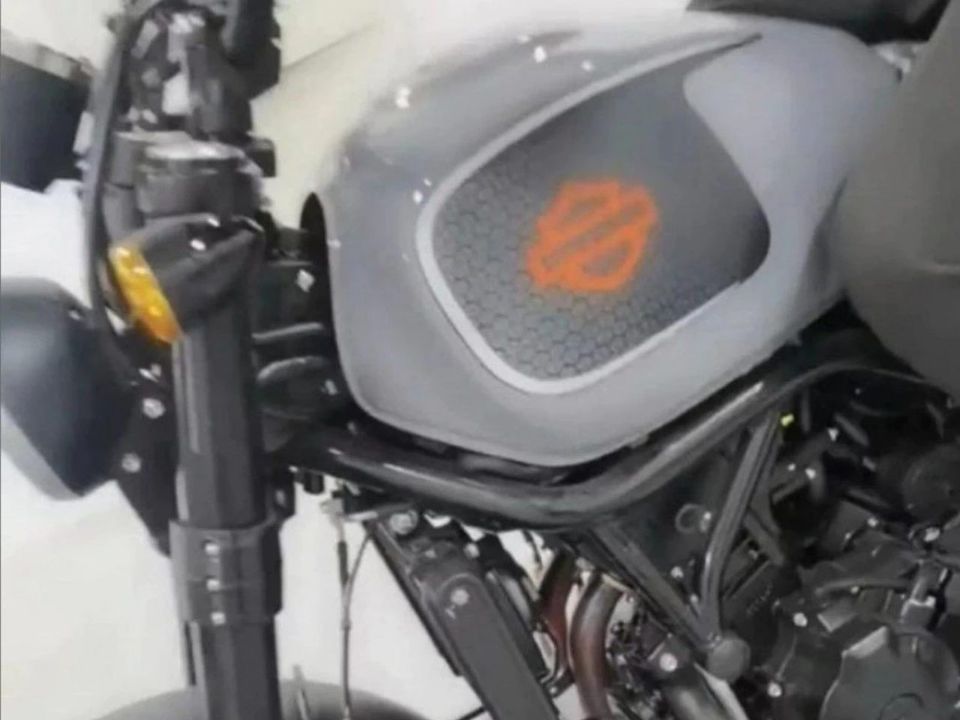 Tanque com logos da Harley em imagens de suposto novo modelo