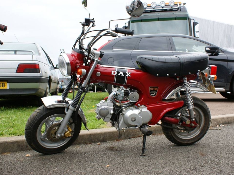 Antiga Honda Dax ST 108