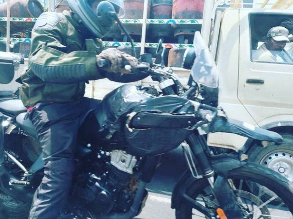 Flagra mostra nova Royal Enfield Himalayan em testes