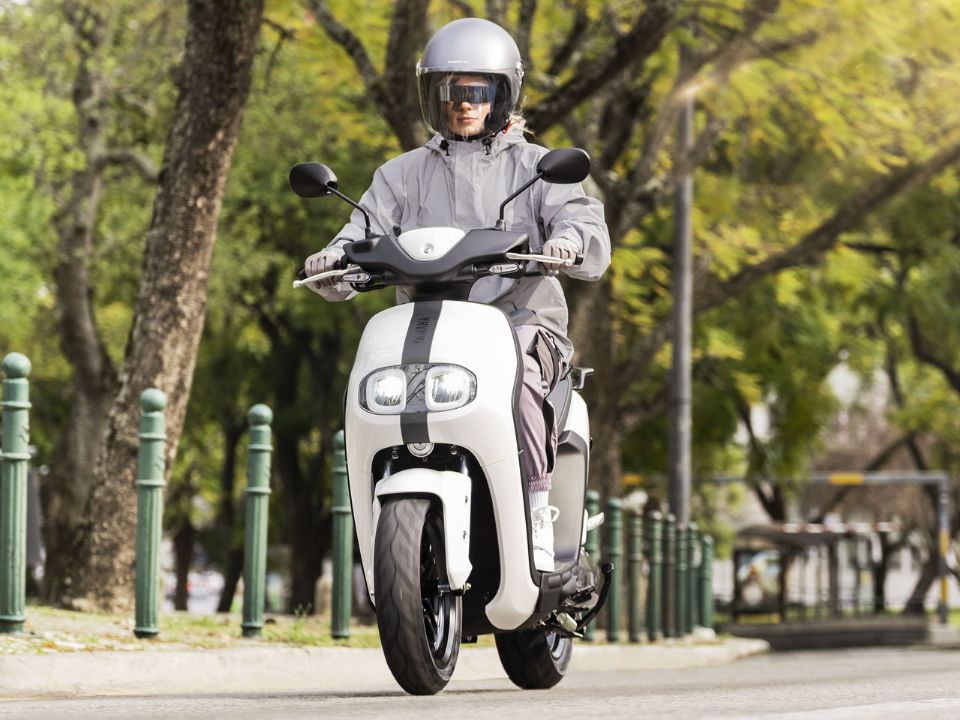 Scooter Yamaha que fez história no Brasil tem novidades lá fora