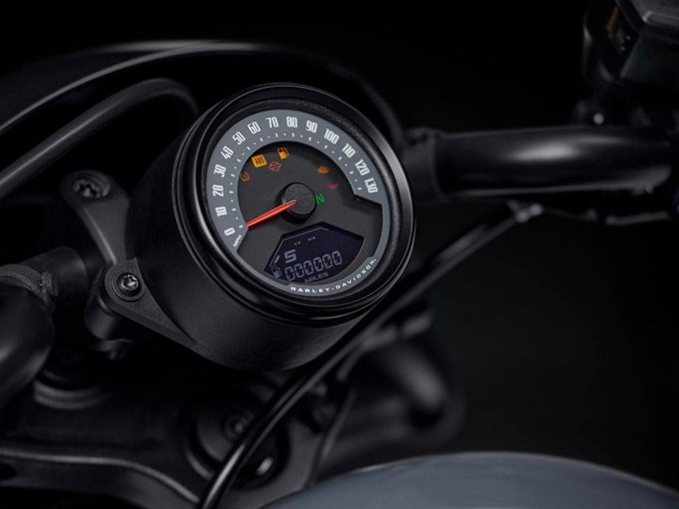 Painel da Harley-Davidson Nightster