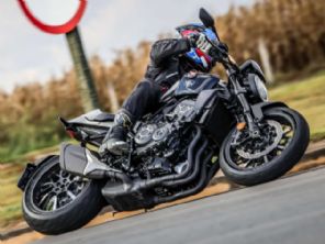 Honda CB 1000RBlack Edition: como  andar na mais poderosa das Neo Sports Caf