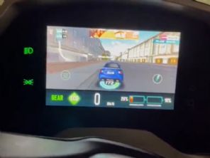 Voltz mostra nova scooter elétrica EV1 com painel colorido que 'roda até videogame'