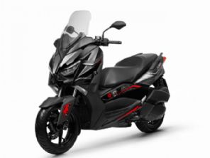 Yamaha XMax 250 Darth Vader lanado no Brasil  desejado no exterior