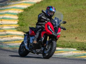 Honda X-ADV 2022 colocada à prova em Interlagos: será que vai bem nas curvas?