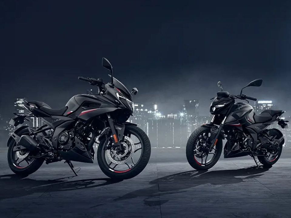 Linha Bajaj Pulsar 250 com visual dark