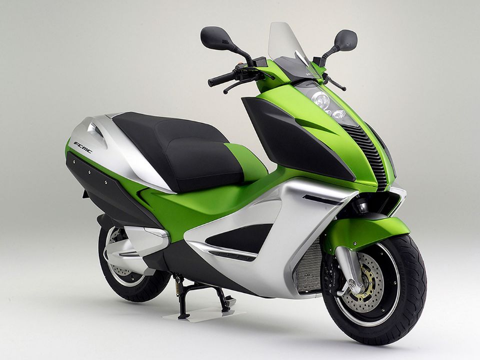 Acima detalhe do Honda Fuel Cell Scooter, conceito revelado em 2004 no Japo