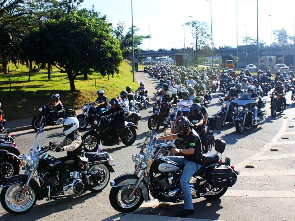 110 anos da Harley-Davidson com desfile em So Paulo