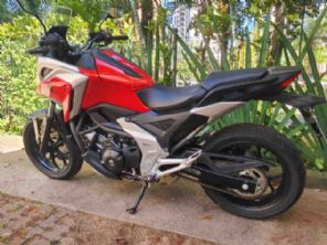 Honda NC 750X DCT: boa para viagens e dia-dia?