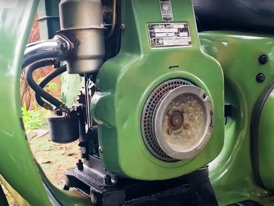 Motor a diesel foi acoplado na plataforma da scooter Chetak