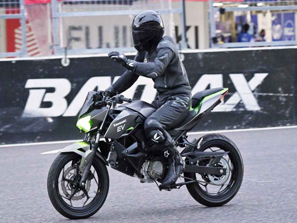 Kawasaki EV, moto eltrica aparece em Suzuka