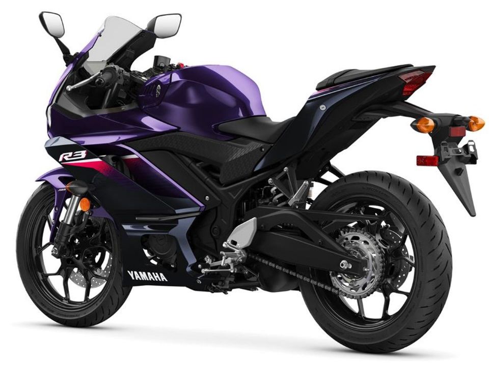 YamahaR3 2023 - 3/4 traseira