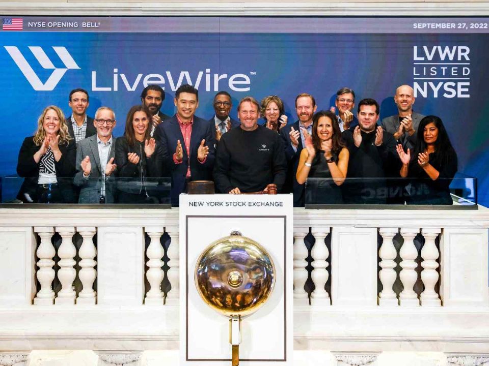 Jochen Zeitz , presidente, presidente e CEO da Harley-Davidson e presidente e CEO da LiveWire, em ato de entrada na Bolsa de NY
