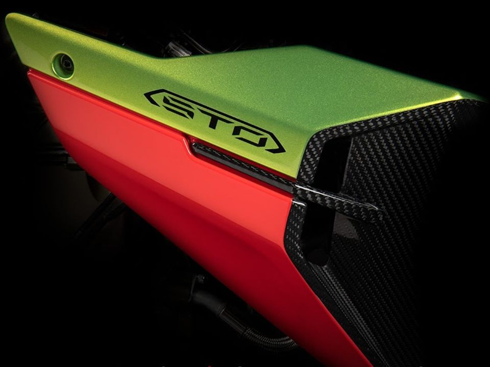 Peça de nova moto Ducati com grife STO da Lamborghini