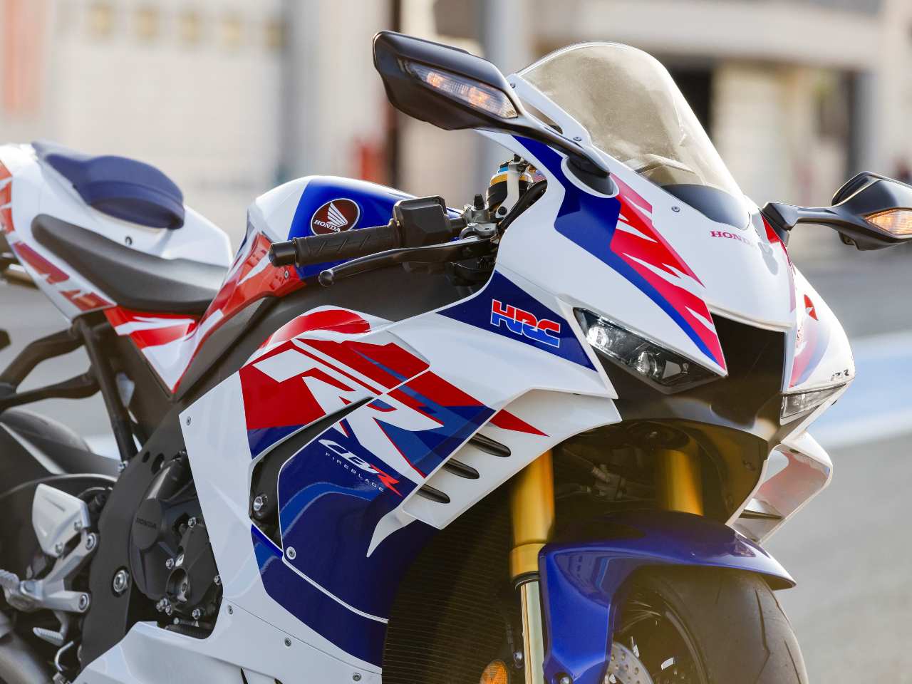 HondaCBR 1000RR-R 2023 - 3/4 frente