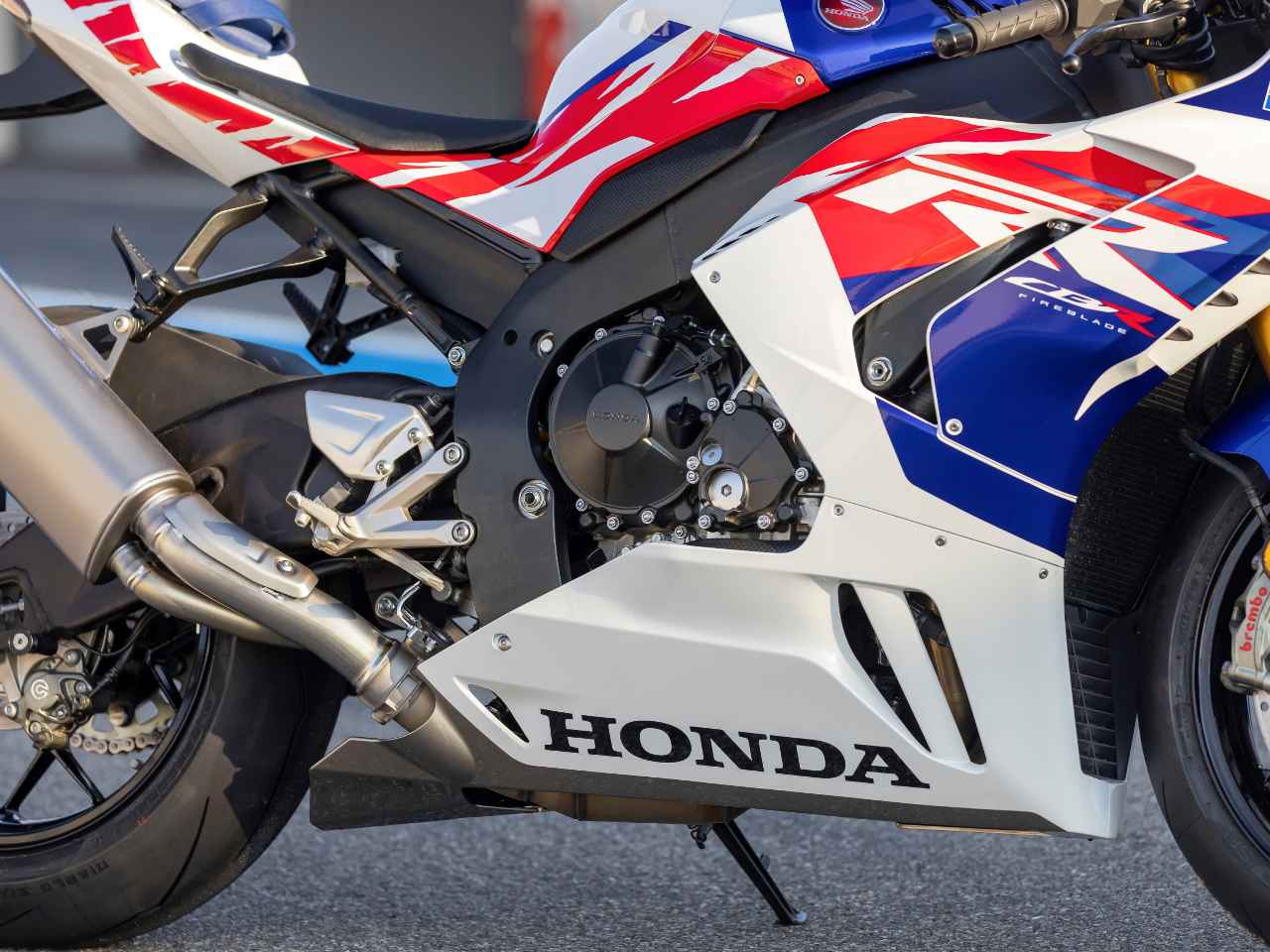 HondaCBR 1000RR-R 2023 - lateral