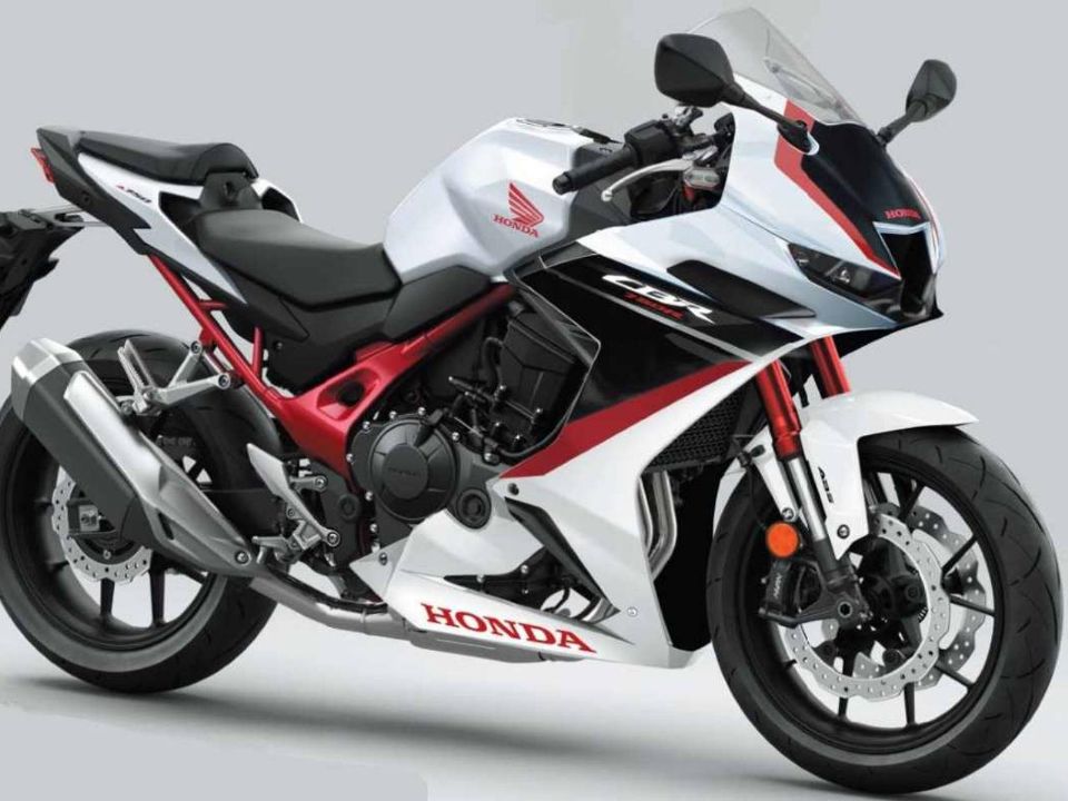 Montagem mostra suposta Honda CBR750R