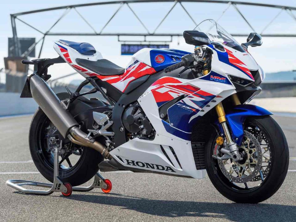 HondaCBR 1000RR-R 2023 - 3/4 frente