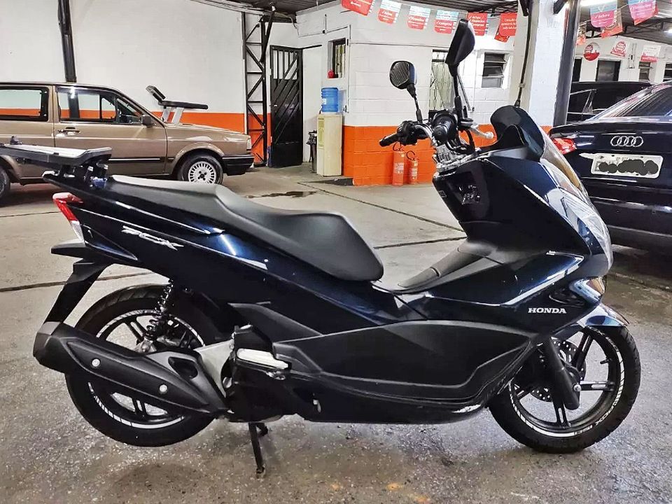 Honda PCX 2021 quase 0 km