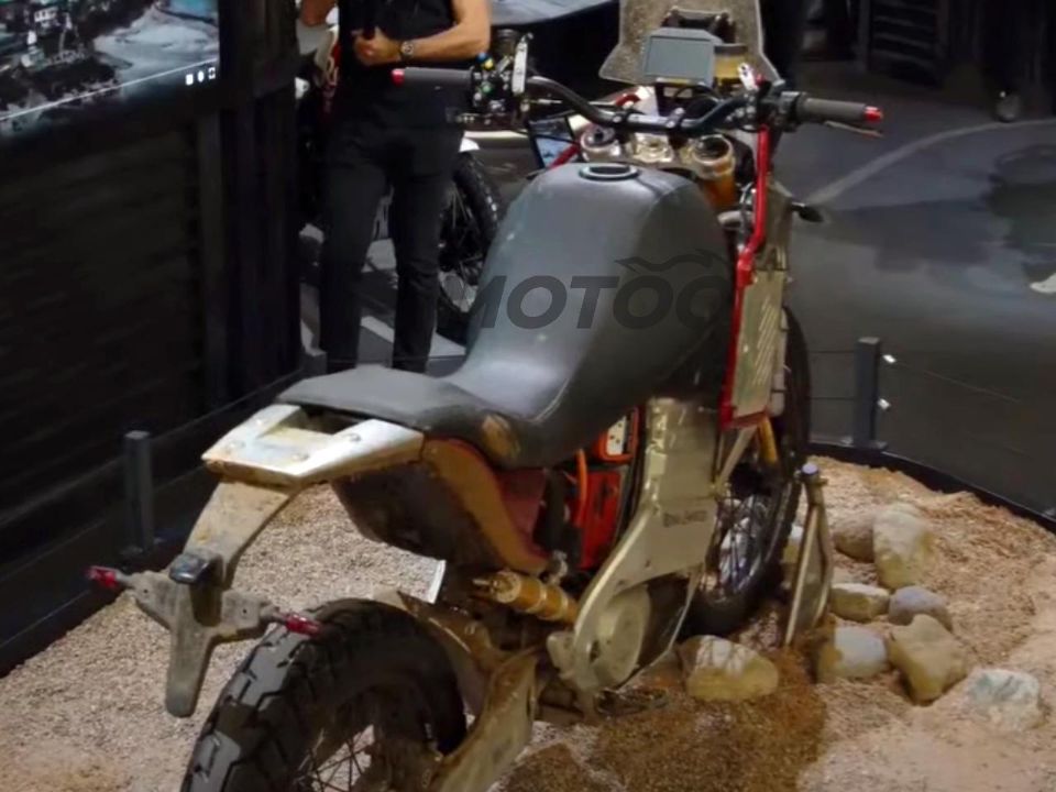 Royal Enfield Himalayan Electric 2023