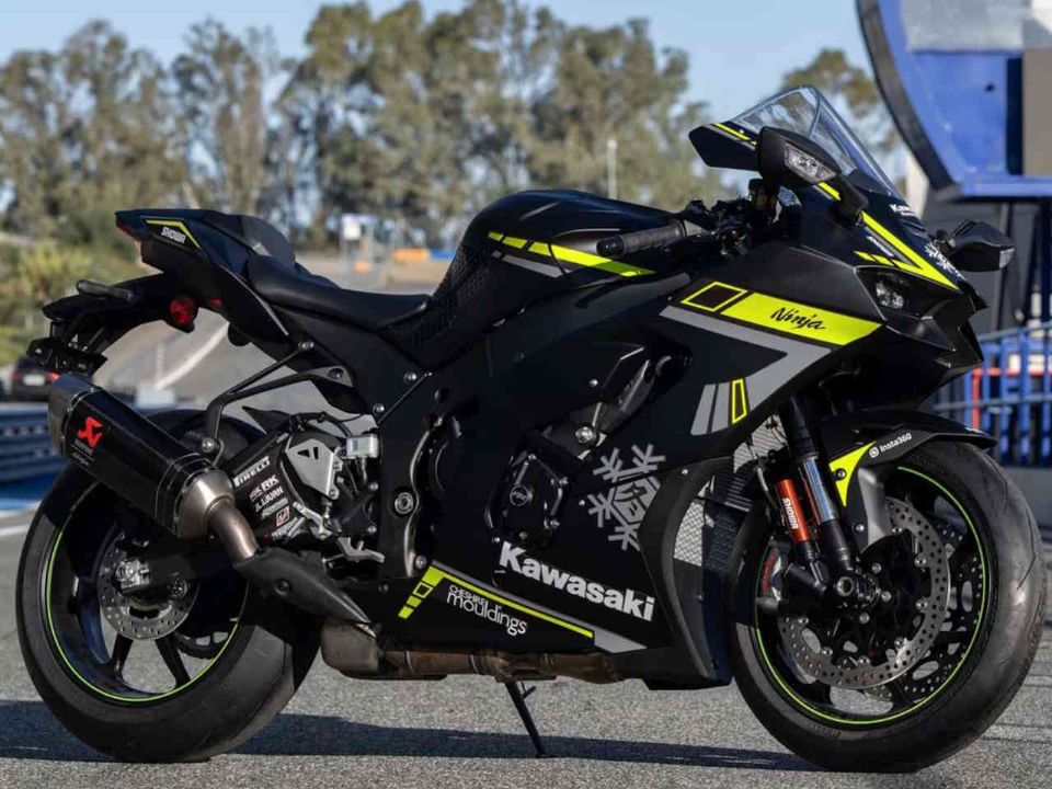 KawasakiNinja ZX-10RR 2024 - lateral