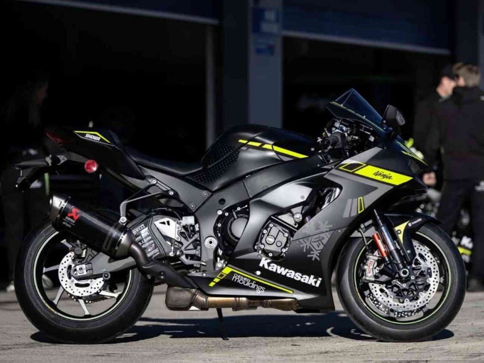 KawasakiNinja ZX-10RR 2024 - lateral