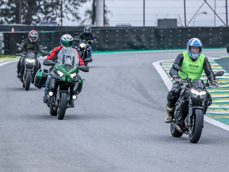 O Autódromo De Interlagos Não é Para Moto - Ellegancy Costuras - Consertos  De Roupas E Ajustes Em SP