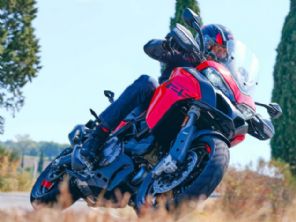 Ducati Multistrada V2 S 2023: como  andar na aventureira