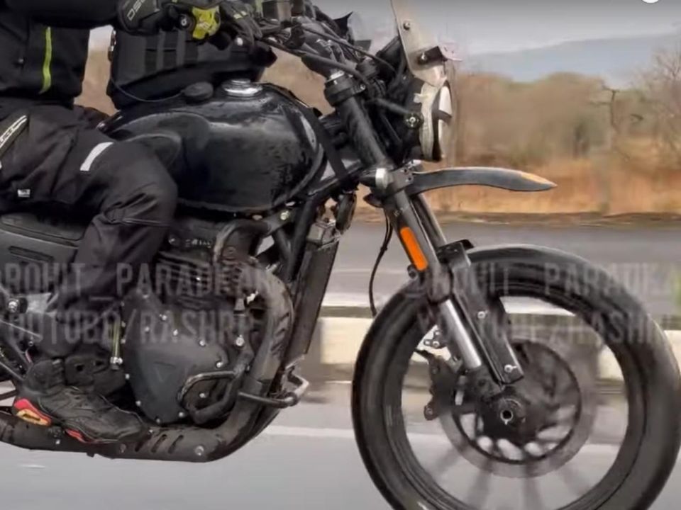 Detalhes da moto Bajaj-Triumph