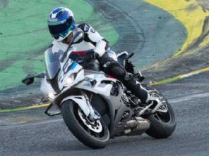 BMW S 1000 RR 2023 faz o 'corao bater acelerado' em Interlagos; VDEO