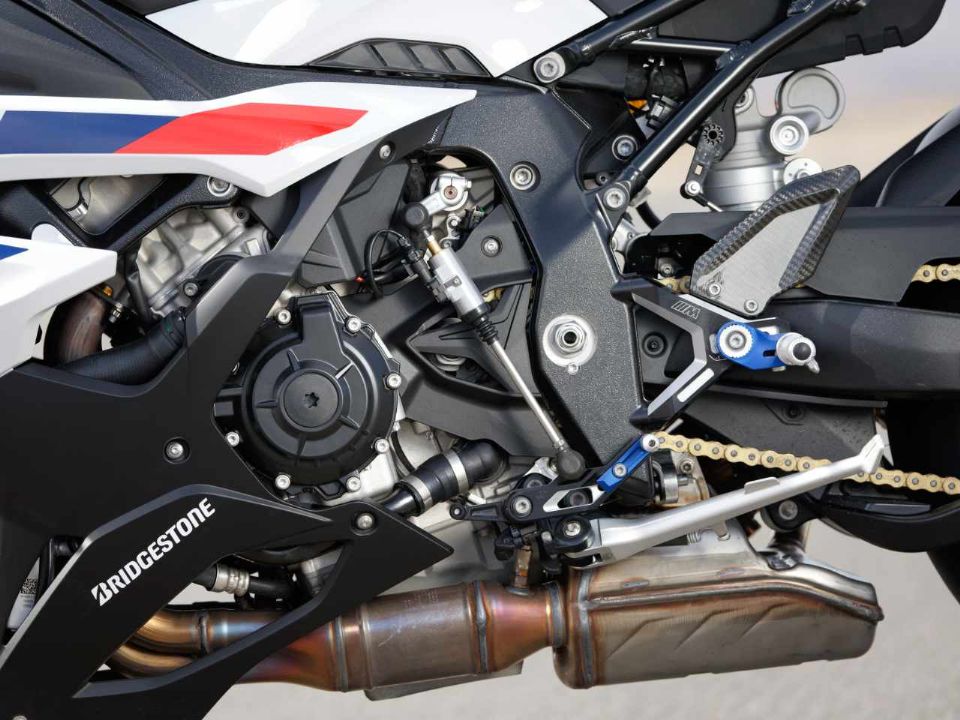 BMWS 1000 RR 2023 - lateral