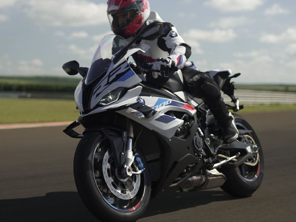 Você compraria uma BMW S 1.000 RR verde?