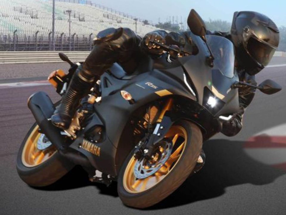 Yamaha R15 Dark Knight Edition 2023