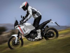 Ducati DesertX: primeiras impresses ao pilotar a aventureira italiana