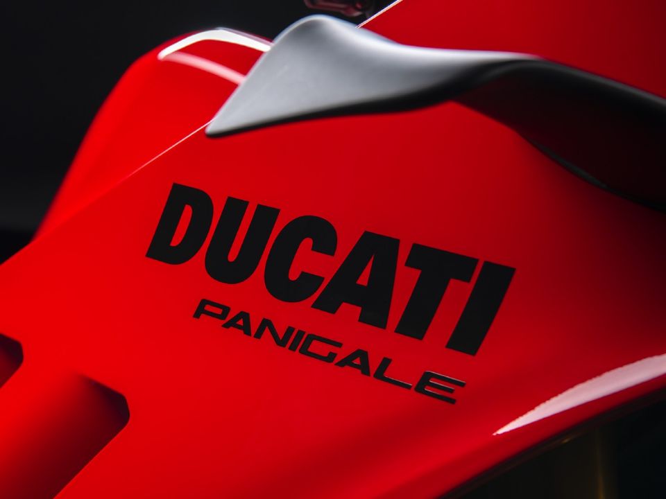 DucatiPanigale V4 S 2023 - lateral