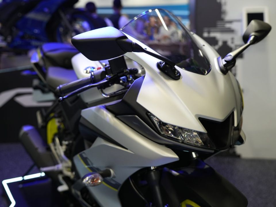 Moto R15 ABS